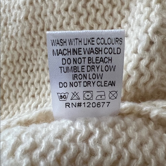 Tictoc Off Shoulder American Flag Sweater Cream Knit Americana Cozy Small NWT - Picture 9 of 12